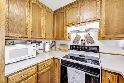 2550 Finger Road, Green Bay, WI 54302 - Photo 11