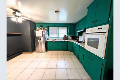 147 Hilltop Drive, Green Bay, WI 54301 - Photo 5
