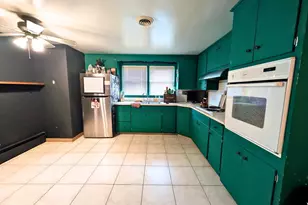 147 Hilltop Dr, Green Bay, WI 54301 - Photo 5