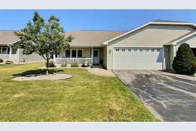 262 Wyldewood Drive, Oshkosh, WI 54904 - Photo 1