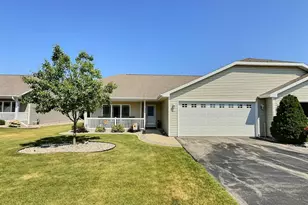 262 Wyldewood Dr, Oshkosh, WI 54904 - Photo 1