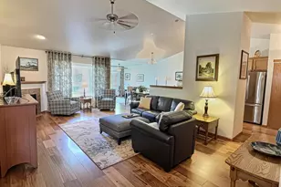 262 Wyldewood Dr, Oshkosh, WI 54904 - Photo 3