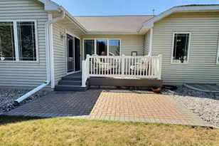 262 Wyldewood Dr, Oshkosh, WI 54904 - Photo 21