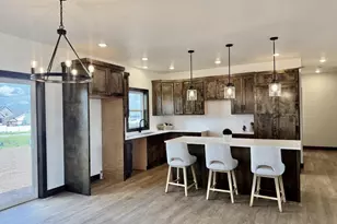 W5668 Tonys Way, Appleton, WI 54915 - Photo 5