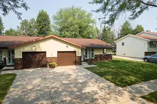 517 Kelly Jo Dr, Green Bay, WI 54303 - Photo 5