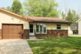 517 Kelly Jo Dr, Green Bay, WI 54303 - Photo 1