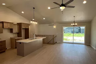 1970 Penny Ln, New London, WI 54961 - Photo 3