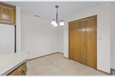 1600 Rustic Oaks Court #11, Green Bay, WI 54301 - Photo 5