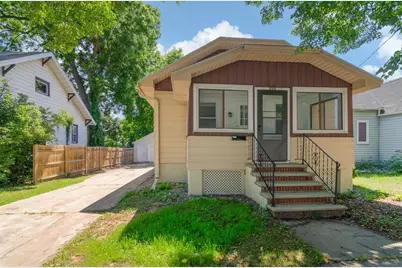 735 S Baird Street, Green Bay, WI 54301 - Photo 3