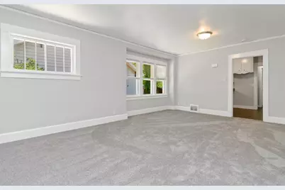 735 S Baird Street, Green Bay, WI 54301 - Photo 13