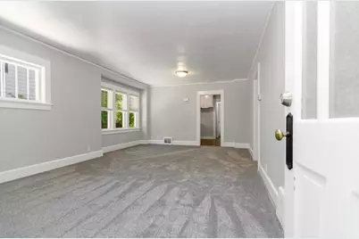 735 S Baird Street, Green Bay, WI 54301 - Photo 9
