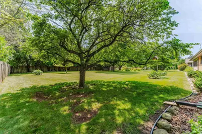 2897 Omro Road, Oshkosh, WI 54904 - Photo 25