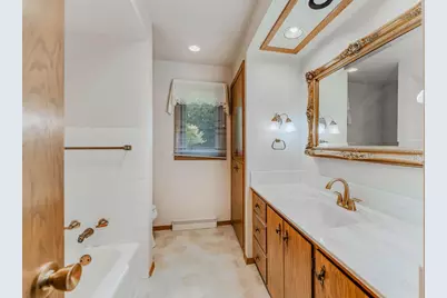 2897 Omro Road, Oshkosh, WI 54904 - Photo 15