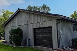 331 Orchard Cir, Gillett, WI 54124 - Photo 3