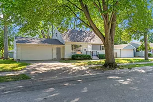 1099 Kenwood St, Green Bay, WI 54304 - Photo 3