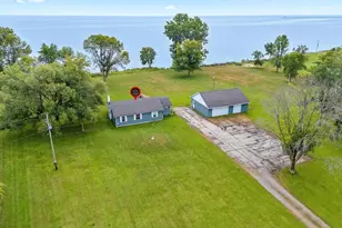 6988 County Rd Y Rd, Oconto, WI 54153 - Photo 3