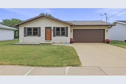 217 E Mitchell Avenue, Appleton, WI 54915 - Photo 1