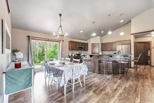 2458 Prairie Wind Ct, Green Bay, WI 54303 - Photo 5