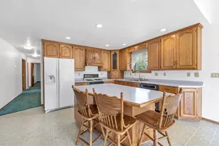 956 Yurek Rd, Pulaski, WI 54162 - Photo 9