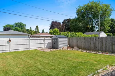 1919 Winchester Avenue, Oshkosh, WI 54901 - Photo 7