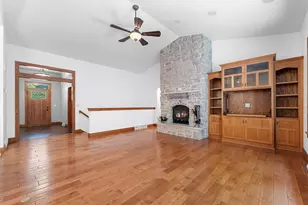 3940 Sunnyview Rd, De Pere, WI 54115 - Photo 5