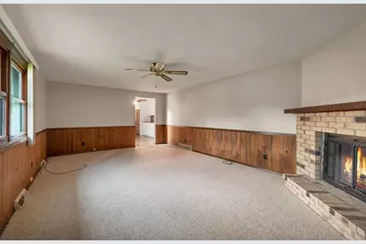 413 S Good Hope Road, De Pere, WI 54115 - Photo 9