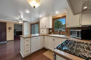 413 S Good Hope Rd, De Pere, WI 54115 - Photo 5