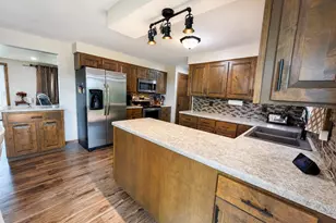 138 Elm Dr, Green Bay, WI 54313 - Photo 9