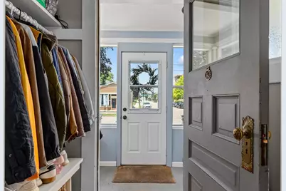 623 W New York Avenue, Oshkosh, WI 54901 - Photo 15
