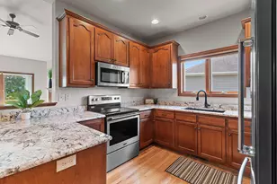1440 Rushmore Cir, De Pere, WI 54115 - Photo 11