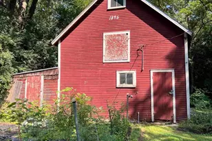 825 Ballard St, Waupaca, WI 54981 - Photo 3