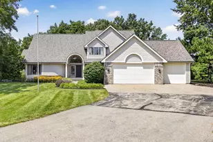 2928 E Ridge Pl, Neenah, WI 54956 - Photo 3