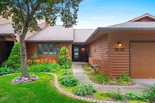 1525 N Bay Highlands Dr, Green Bay, WI 54311 - Photo 1