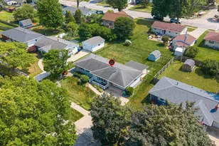 1015 Estes Dr, De Pere, WI 54114 - Photo 13