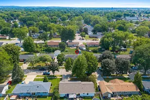 1015 Estes Dr, De Pere, WI 54114 - Photo 11