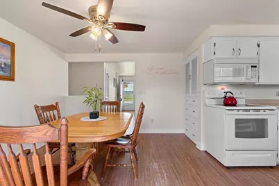 914 Rasmussen Place, Green Bay, WI 54304 - Photo 11