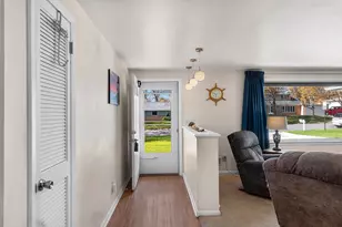 914 Rasmussen Pl, Green Bay, WI 54304 - Photo 5