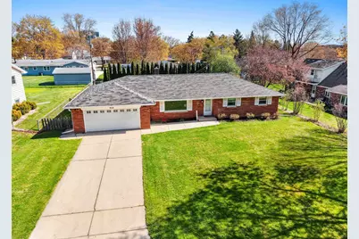 914 Rasmussen Place, Green Bay, WI 54304 - Photo 1