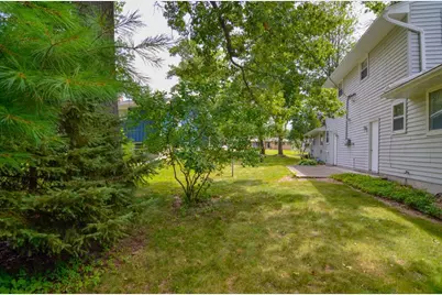 1439 Springdale Lane, Green Bay, WI 54304 - Photo 9