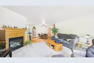 3325 N Casaloma Drive #Unit 40, Appleton, WI 54913 - Photo 5