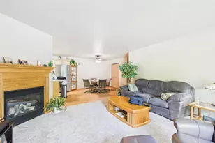 3325 N Casaloma Dr #40, Appleton, WI 54913 - Photo 5