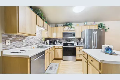 3325 N Casaloma Drive #Unit 40, Appleton, WI 54913 - Photo 11