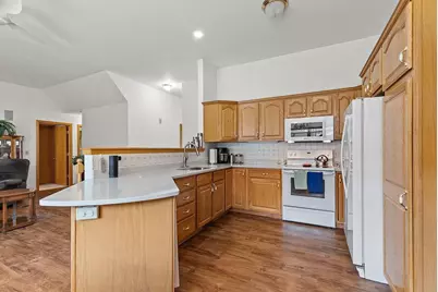 1513 Dickenson Court, Neenah, WI 54956 - Photo 5
