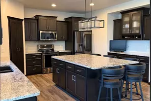1774 Applewood Dr, De Pere, WI 54115 - Photo 5