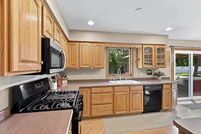 815 Eckardt Court, Oshkosh, WI 54902 - Photo 5