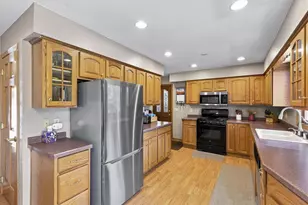 815 Eckardt Ct, Oshkosh, WI 54902 - Photo 7
