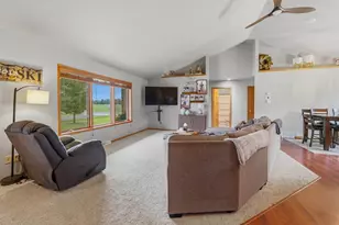 W8314 Hawkview Cir, Fond du Lac, WI 54937 - Photo 5
