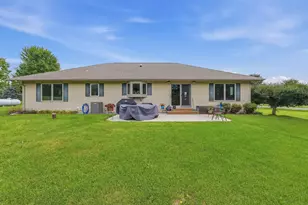 W8314 Hawkview Cir, Fond du Lac, WI 54937 - Photo 35