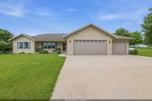 W8314 Hawkview Cir, Fond du Lac, WI 54937 - Photo 1