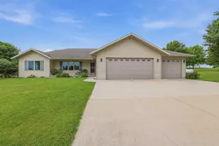 W8314 Hawkview Cir, Fond du Lac, WI 54937 - Photo 1